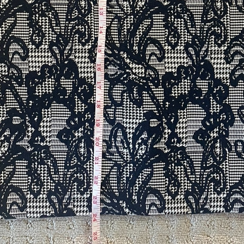 Brooks Brothers Pencil Skirt, Floral & Houndstooth Patten, Navy & White,  Sz. 10 - Picture 10 of 12